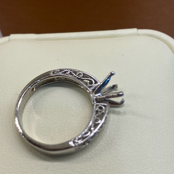 14K white gold setting. All it needs is your stone. - Picture 2 of 11